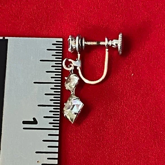 Vintage Screw Back Earrings - Picture 7 of 7